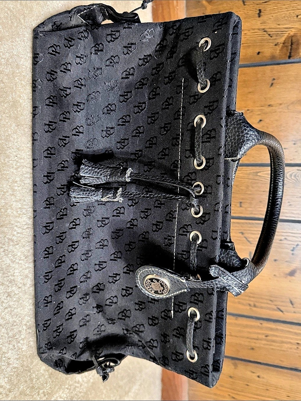 Dooney & Bourke Tote Bag in Black
